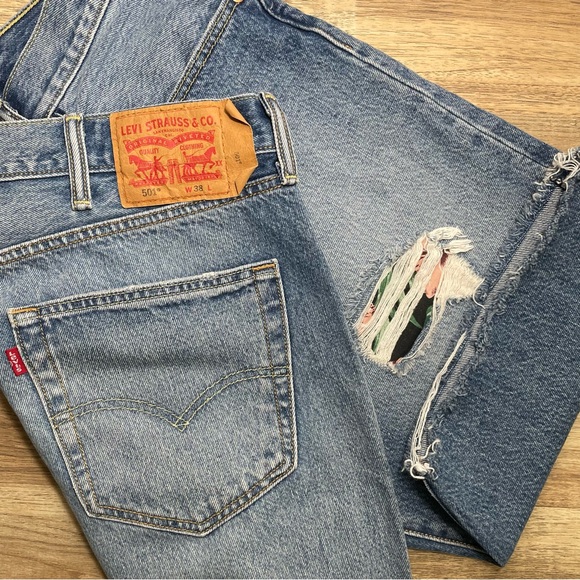 Levis 501 Raw‎ Hem Denim Shorts Button Fly Distressed Floral 11" Inseam Men's 38 - Picture 1 of 5